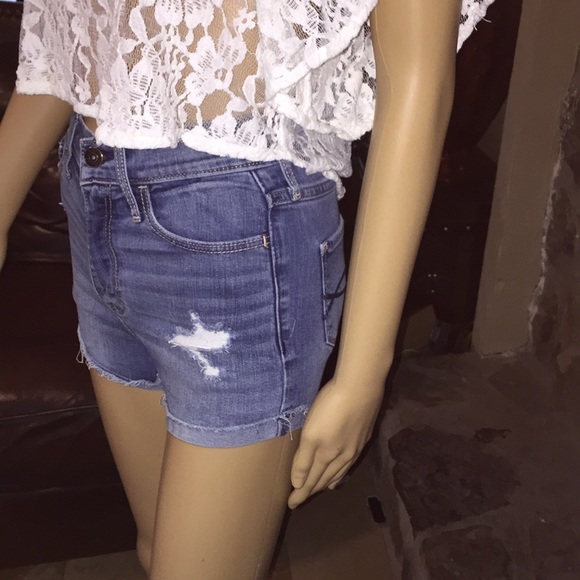 AAbercrombie  & Fitch - Picture 5 of 8